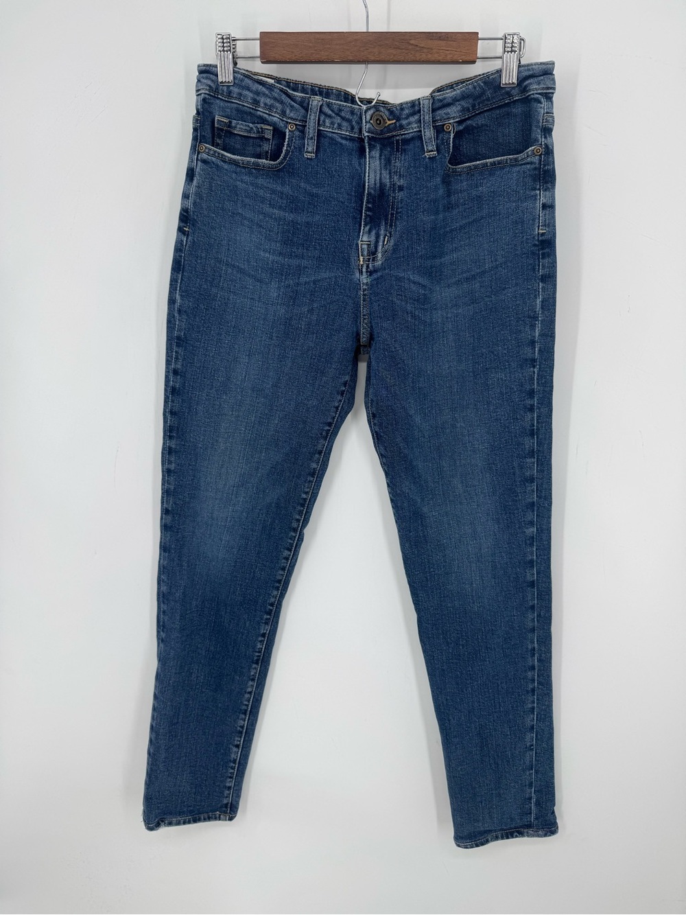 Outland Denim Women's Lucy Skinny Jeans Mid Rise Stretch Denim Blue Wash Size 32